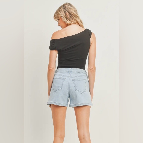 High Rise Mom Short - Light Denim - Picture 4 of 5